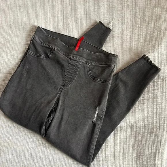 SPANX Denim - Spanx Distressed Ankle Skinny Jeans in Off-Black size medium